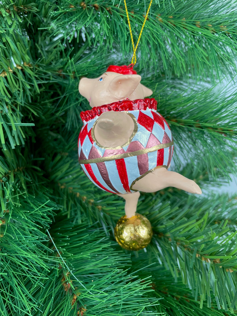 Christbaumschmuck Sportler Schwein auf goldenem Ball Fitnessstudio handbemalt Weihnachten Baumschmuck Deko Hänger Christbaumschmuck 12,5 cm (weiß-rot)