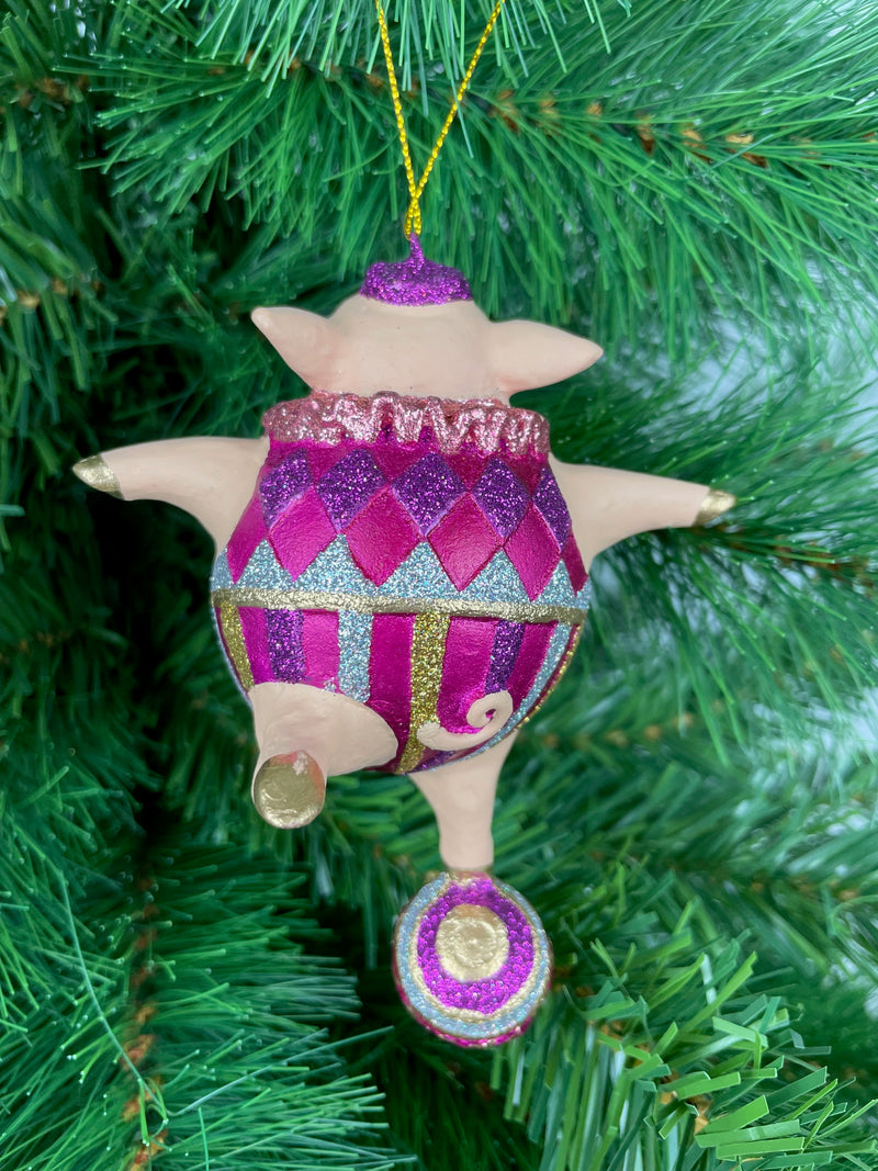 Christbaumschmuck Figur Sportler Schwein auf Ball Fitnessstudio  handbemalt Weihnachten Baumschmuck Deko Hänger Christbaumschmuck 12,5 cm (pink-silber)