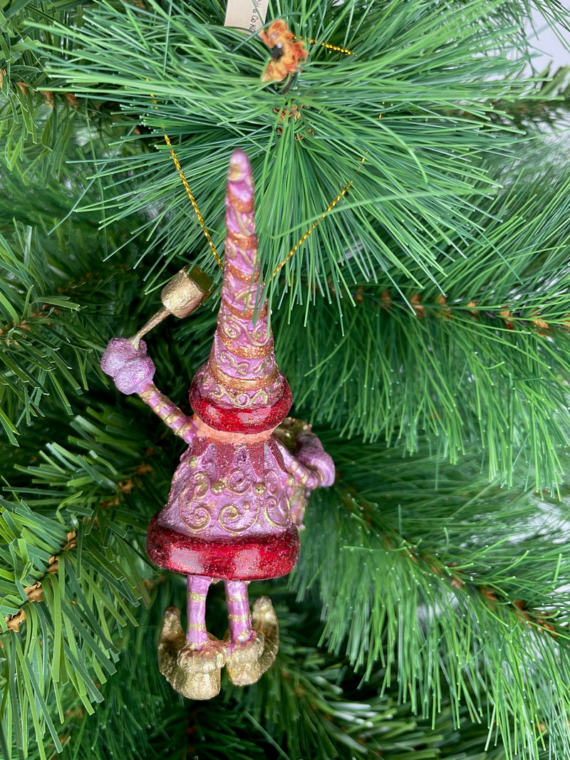 Kleiner Weihnachtsmann Elf Gabenträger Weihnachten Deko Hänger Christbaumschmuck 11 cm pink-Gold mit Pauke