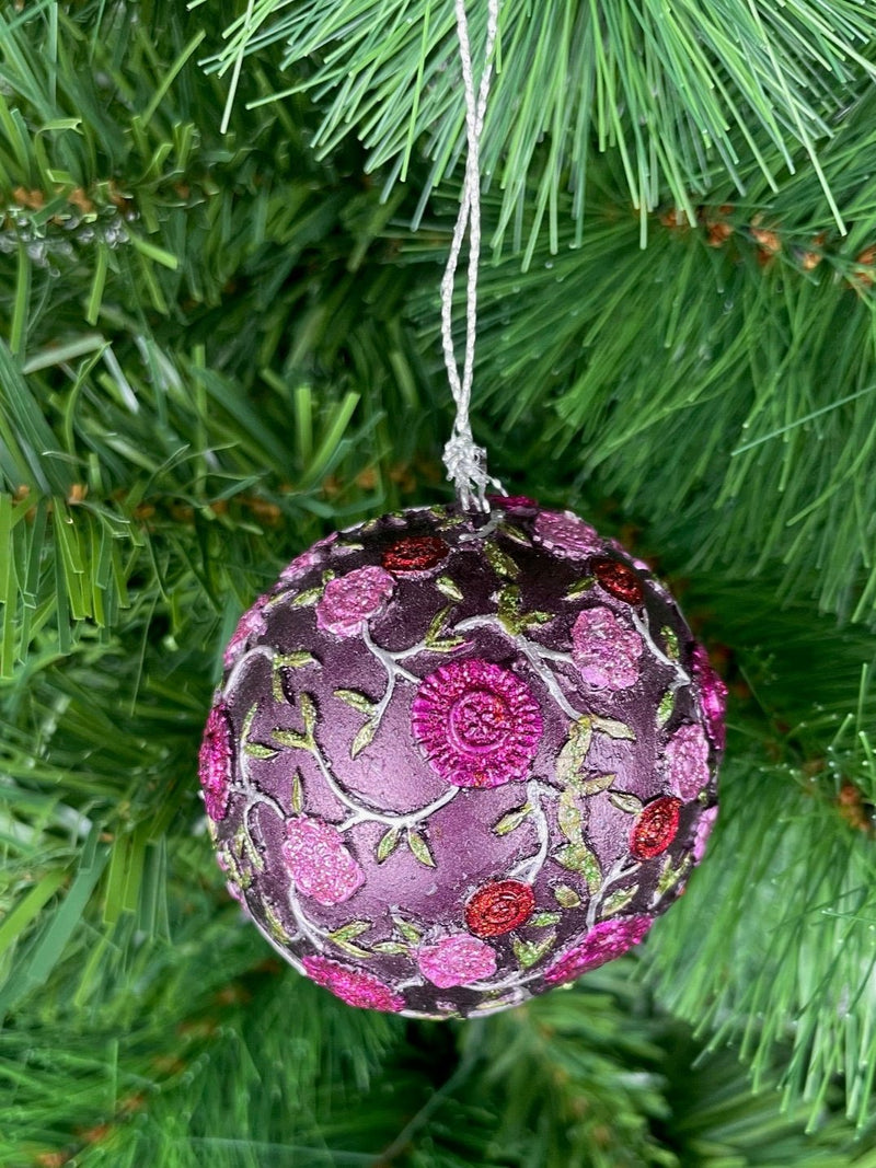 Christbaumschmuck Kugel mit Blüten und Ranken weinrot altrosa grün silber ø 6cm