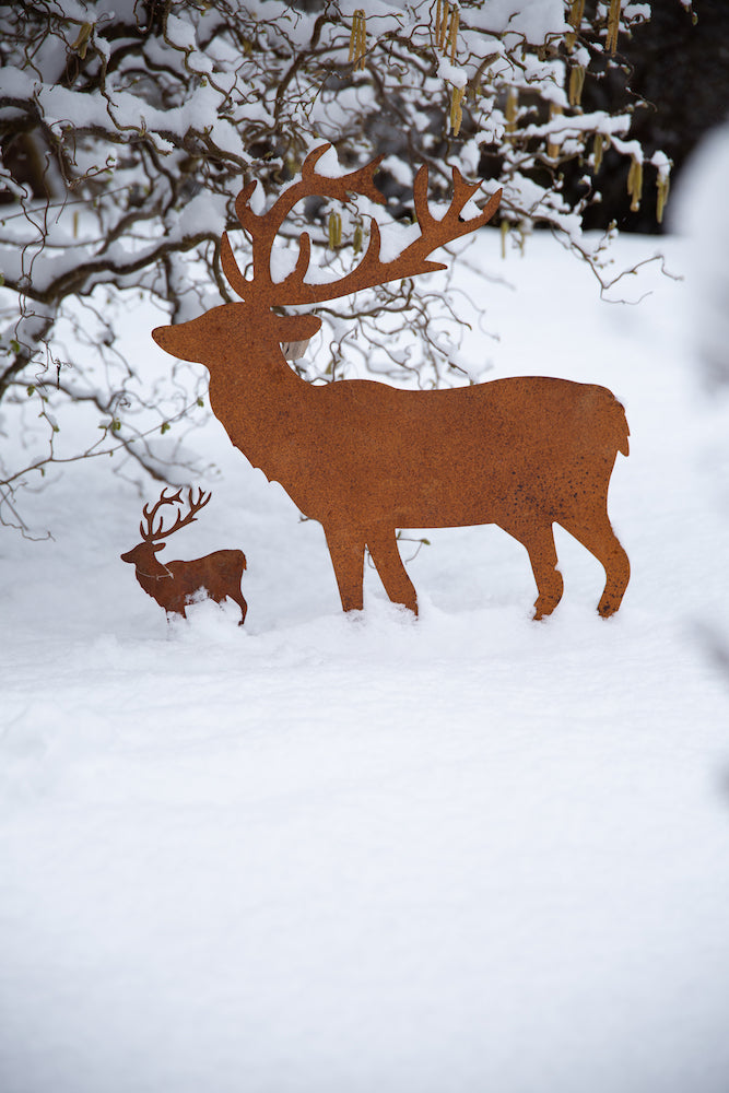 Gartendekoration Hirsch stehend mit Platte aus Metall mit Edelrost zum Hinstellen Advent Weihnachten 68cm/23,5cm/67cm